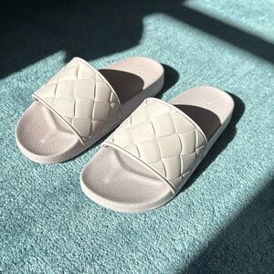 Vince women’s slides